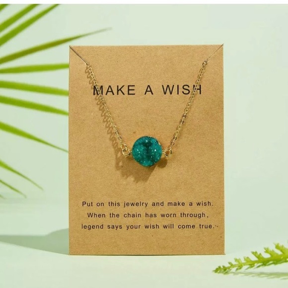 Jewelry - Natural green druzy stone necklace